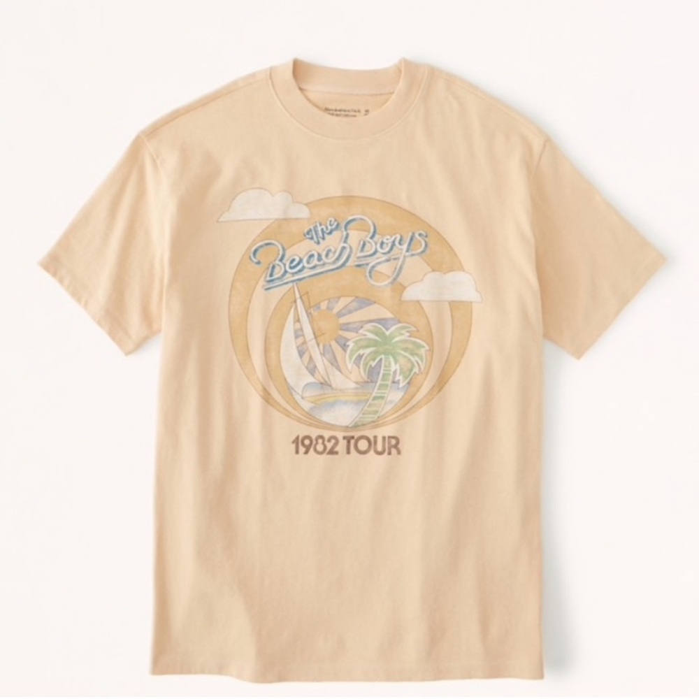 NWT - Abercrombie & Fitch - Oversized Boyfriend Graphic Tee